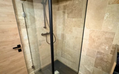 Paroi de douche à Épinal : une installation minutieuse